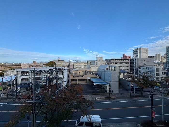 物件内観写真15　(室内からの展望)