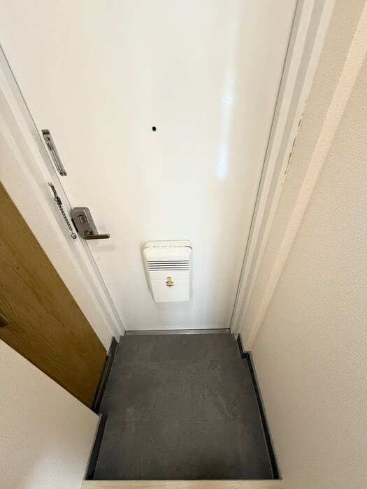 物件内観写真18　(玄関)