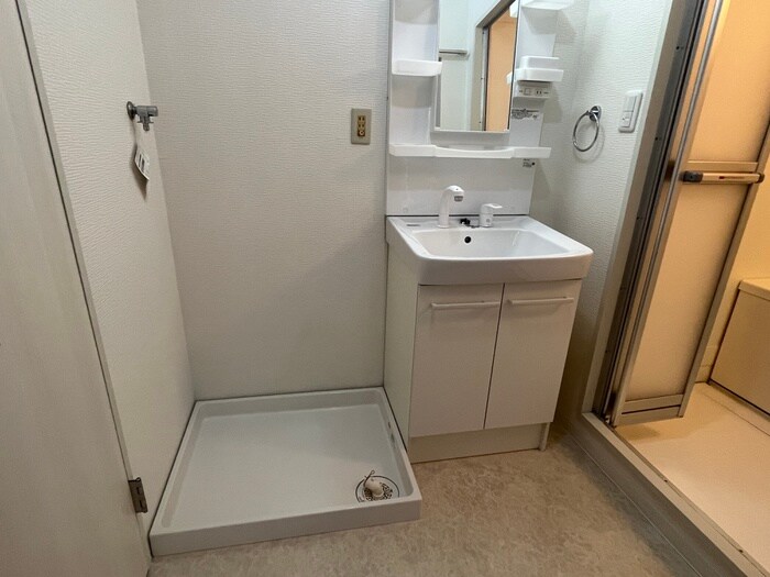 物件内観写真15　(洗濯機置場)