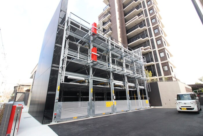 物件外観写真5　(駐車場)