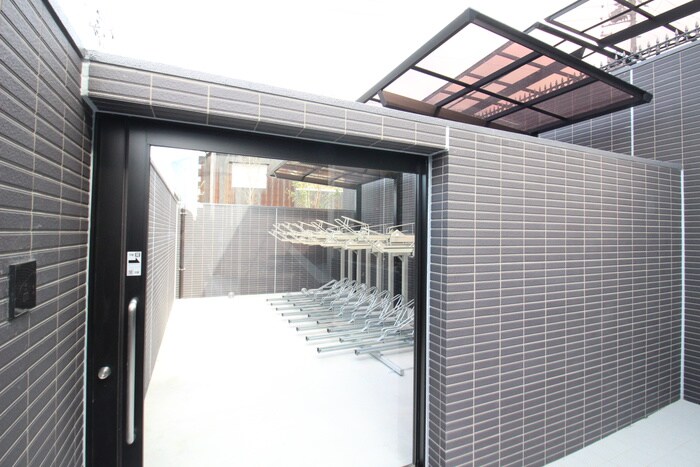 物件外観写真6　(駐輪場)