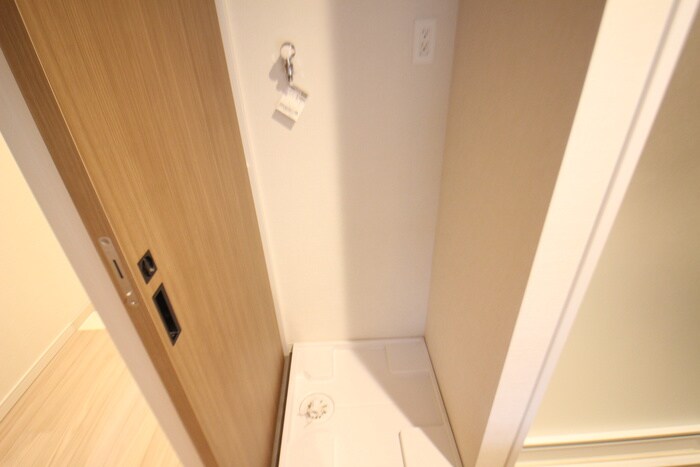 物件内観写真16　(洗濯機置場)