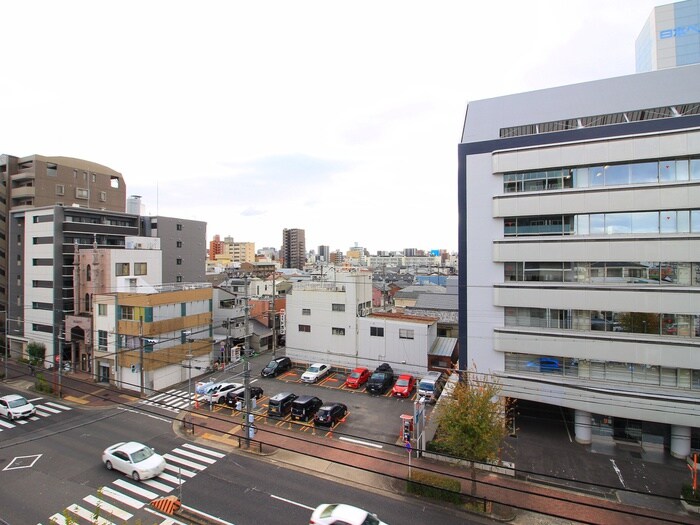 物件内観写真16　(室内からの展望)