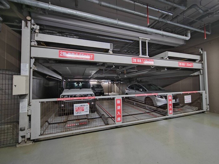 物件外観写真4　(駐車場)