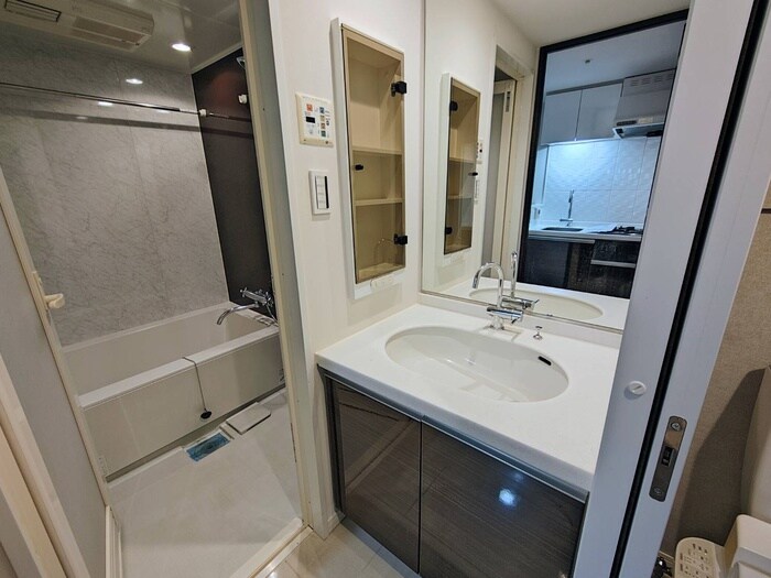 物件内観写真12　(洗面)