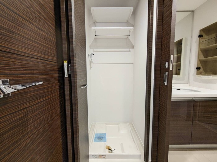 物件内観写真15　(洗濯機置場)