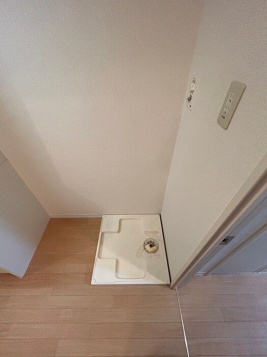 物件内観写真14　(洗濯機置場)