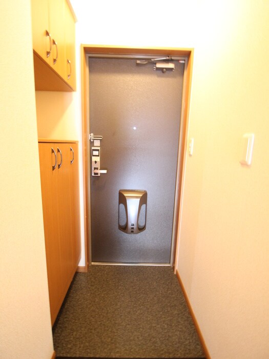 物件内観写真21　(玄関)