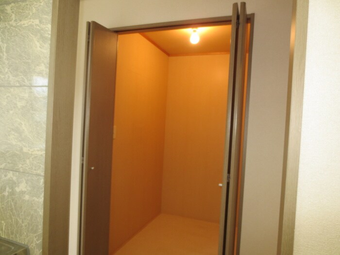 物件内観写真16　(収納)