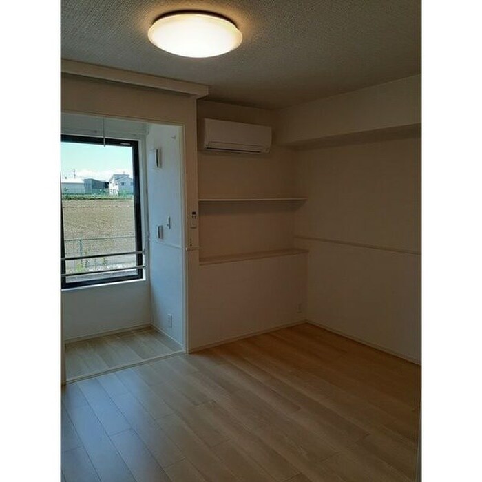 物件内観写真10　(居室)