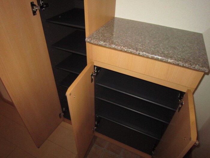 物件内観写真14　(靴箱)