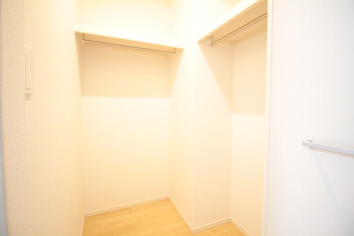 物件内観写真18　(収納)