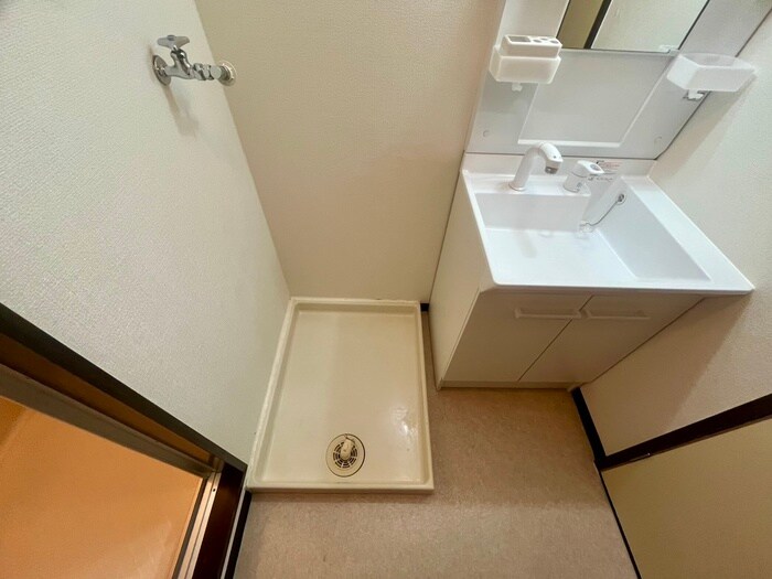 物件内観写真18　(洗濯機置場)