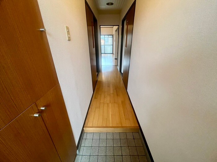 物件内観写真19　(玄関)