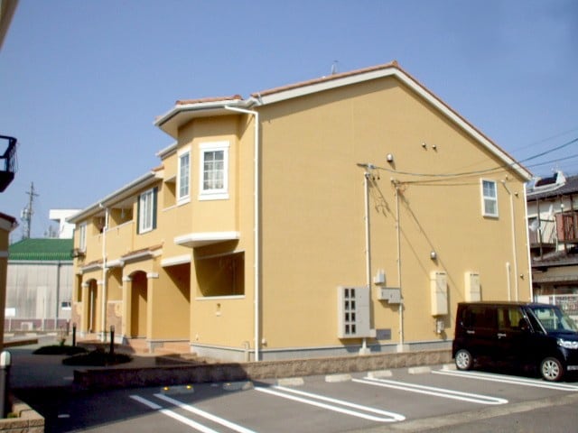 物件外観写真2　(エントランス部分)