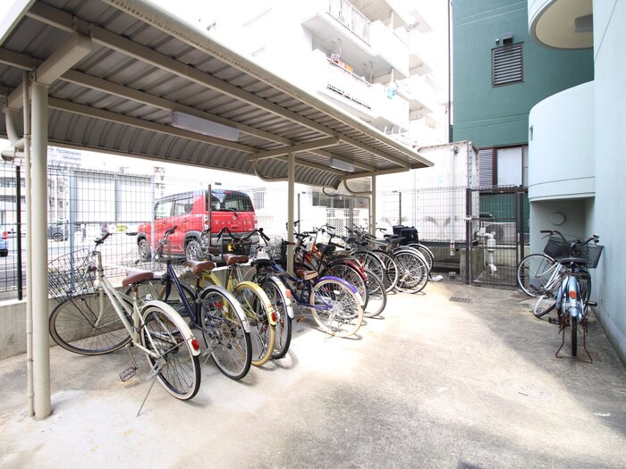 物件外観写真3　(駐輪場)