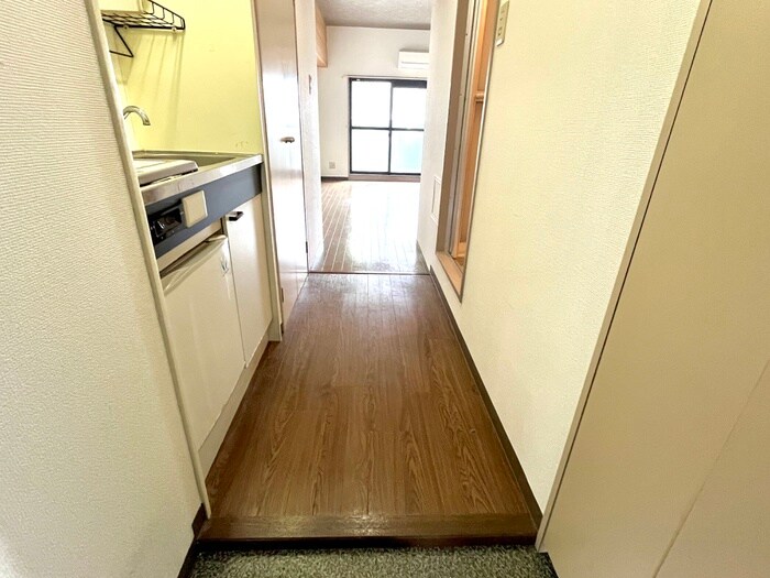 物件内観写真18　(廊下)