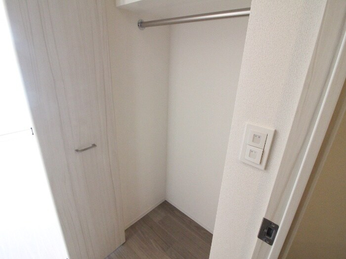 物件内観写真12　(収納)