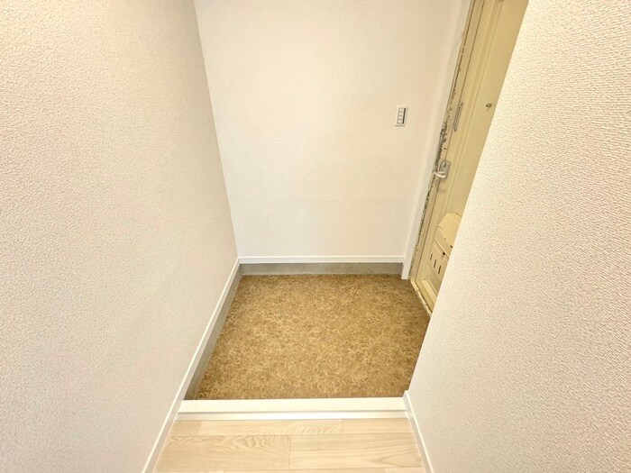 物件内観写真15　(玄関)