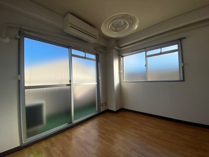 物件内観写真8　(居室)