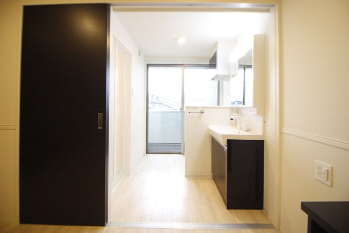 物件内観写真12　(洗面)