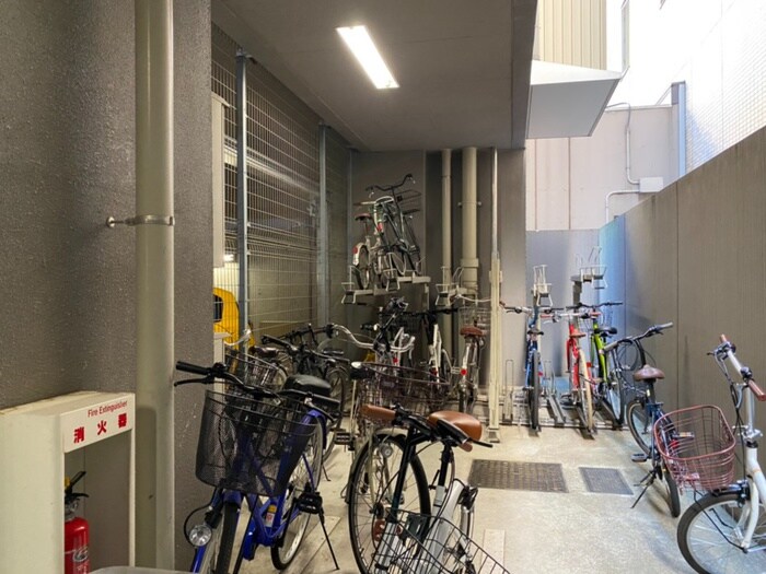 物件外観写真5　(駐輪場)