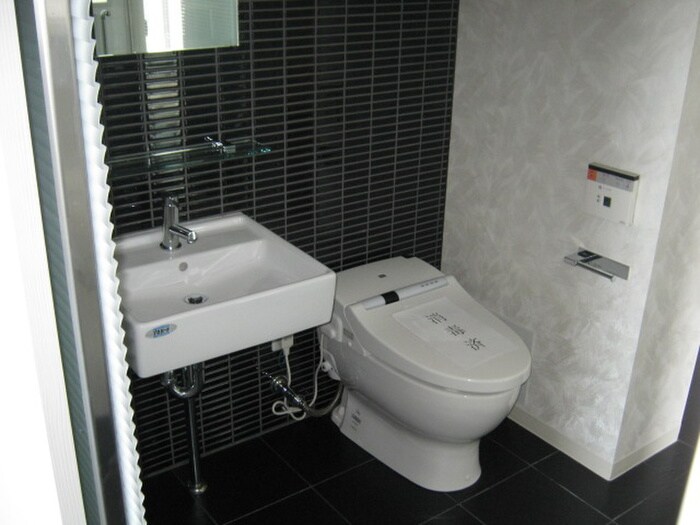 物件内観写真10　(トイレ)