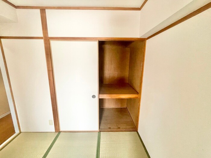 物件内観写真12　(収納)