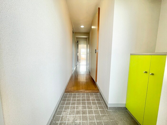 物件内観写真17　(玄関)