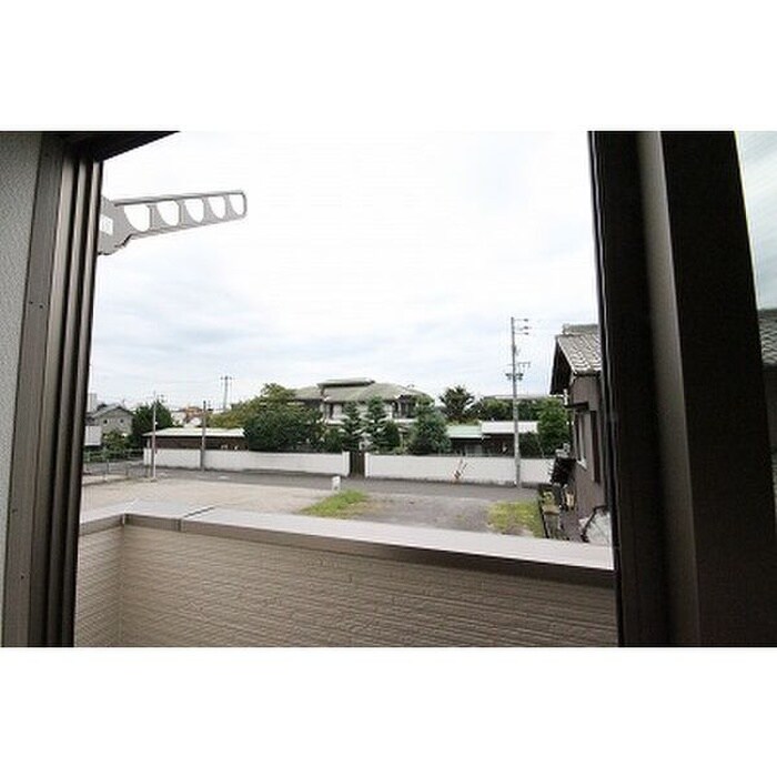 物件内観写真8　(室内からの展望)