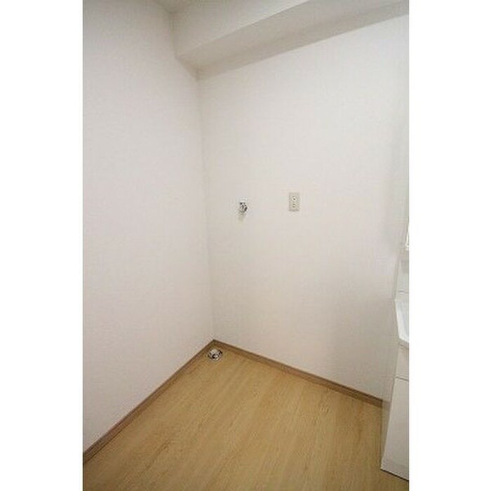 物件内観写真9　(洗濯機置場)