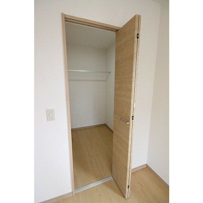 物件内観写真10　(収納)