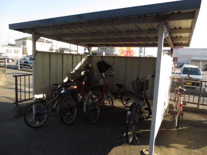 物件外観写真2　(駐輪場)