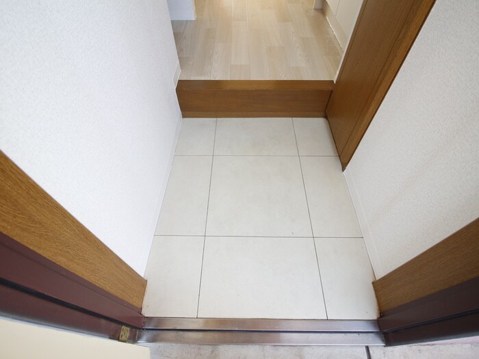 物件内観写真7　(玄関)