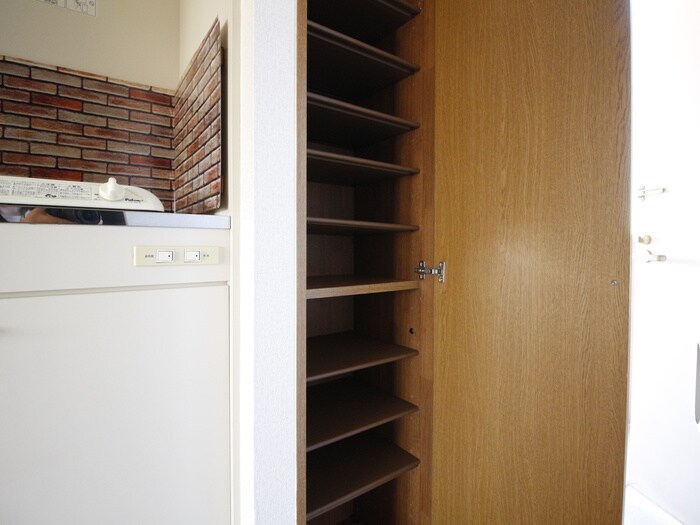 物件内観写真8　(靴箱)
