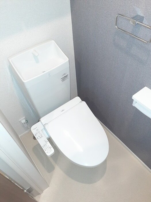 物件内観写真11　(トイレ)