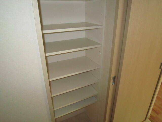 物件内観写真8　(靴箱)