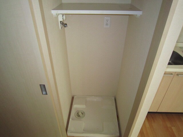 物件内観写真9　(洗濯機置場)