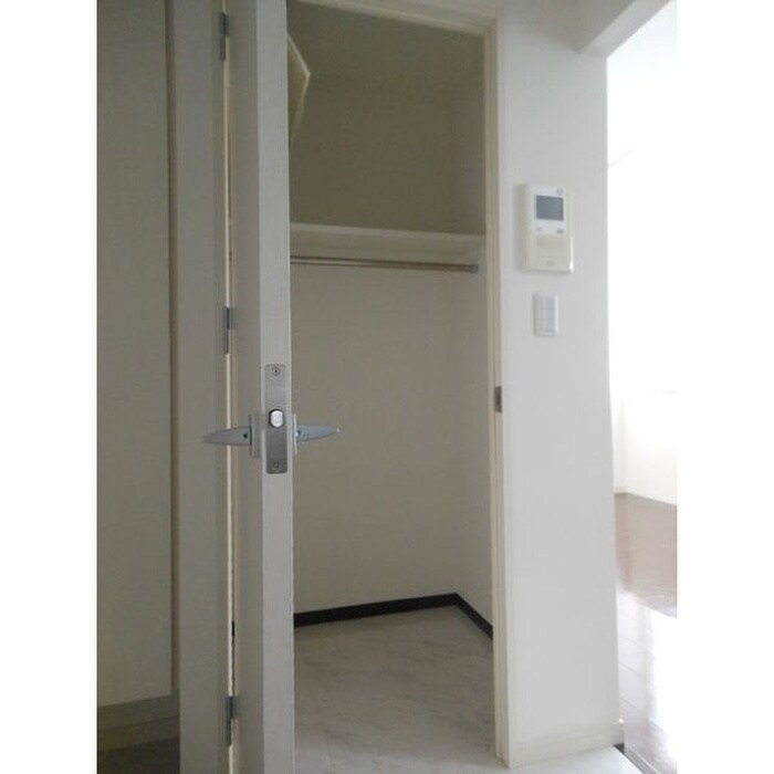 物件内観写真12　(収納)