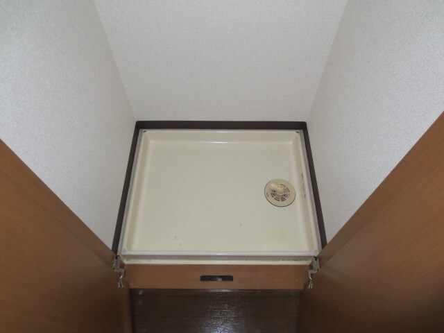 物件内観写真11　(洗濯機置場)