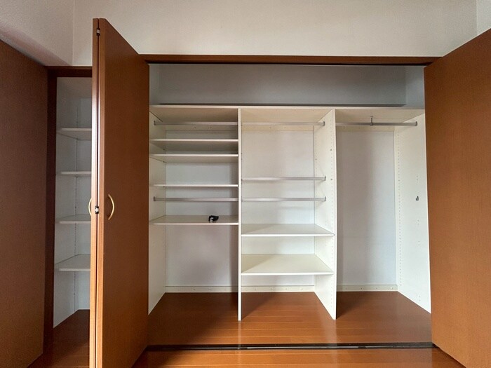 物件内観写真12　(収納)