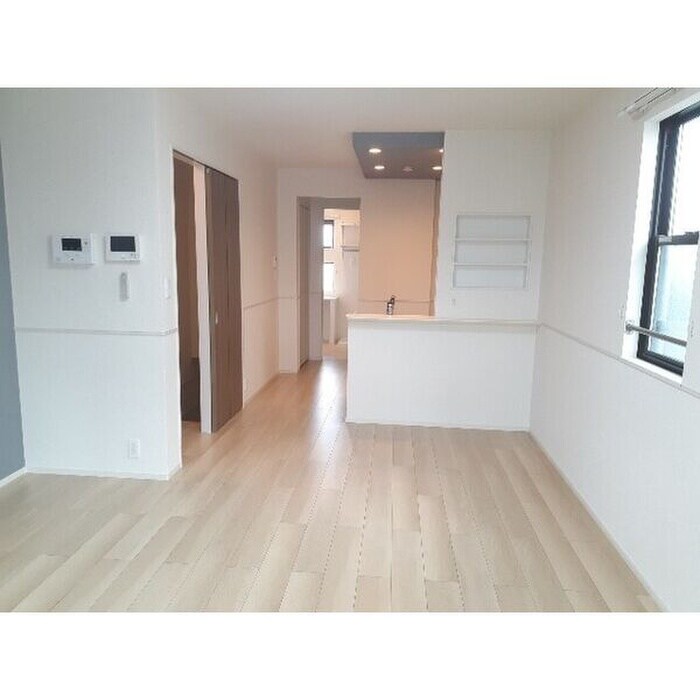 物件内観写真2　(居室)