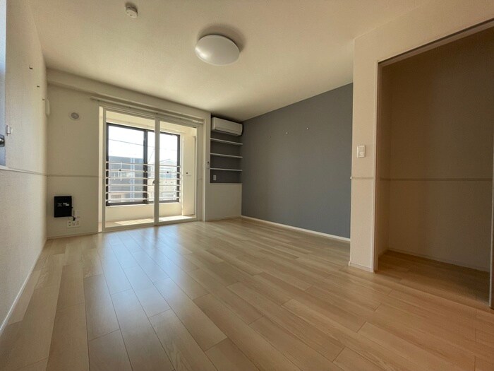 物件内観写真2　(居室)