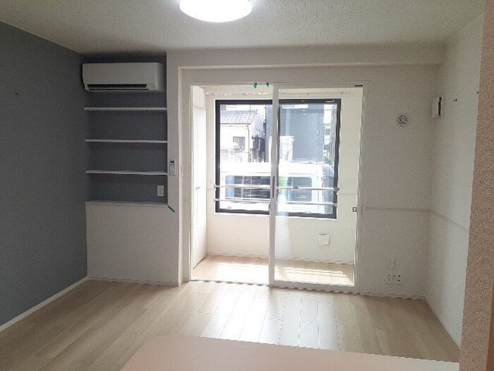 物件内観写真3　(居室)