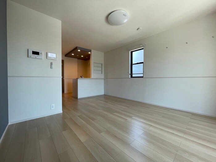 物件内観写真3　(居室)