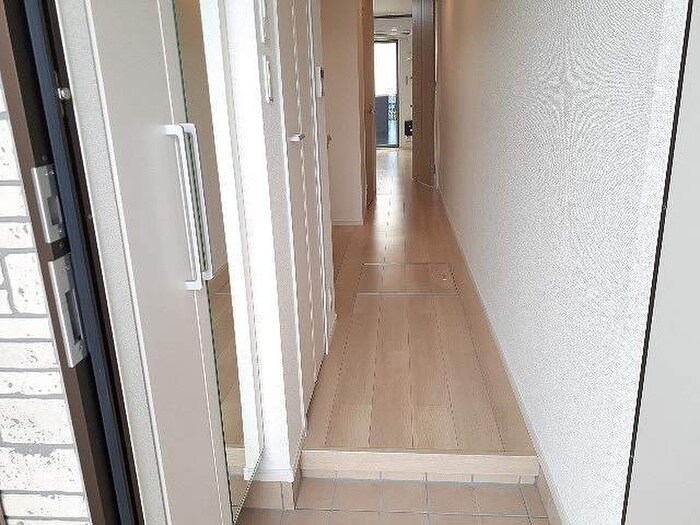 物件内観写真14　(廊下)