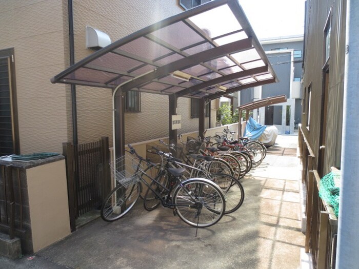 物件外観写真6　(駐輪場)