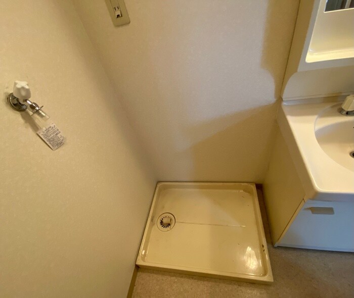 物件内観写真12　(洗濯機置場)