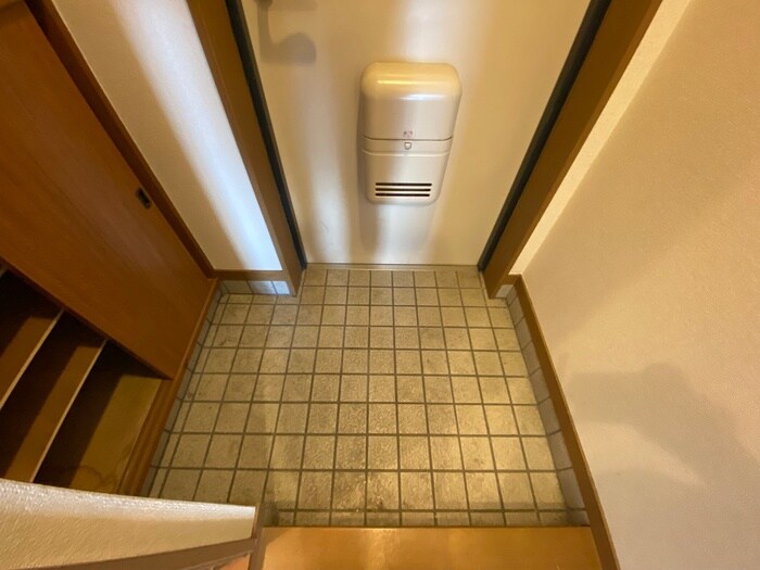 物件内観写真17　(玄関)