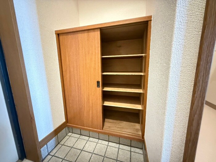 物件内観写真19　(靴箱)